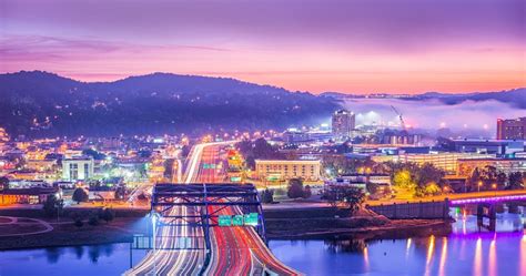 Charleston, West Virginia .